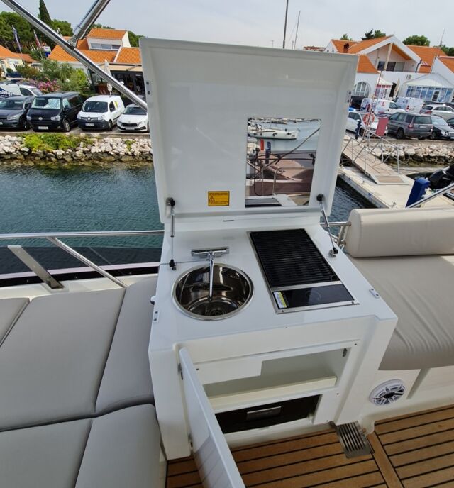 Prestige 460 Fly Ferus
